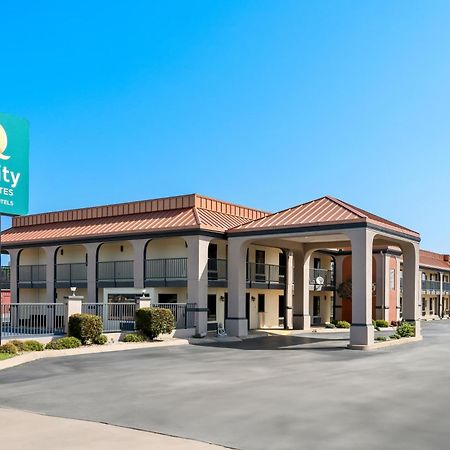 Quality Inn & Suites Dumas Bagian luar foto