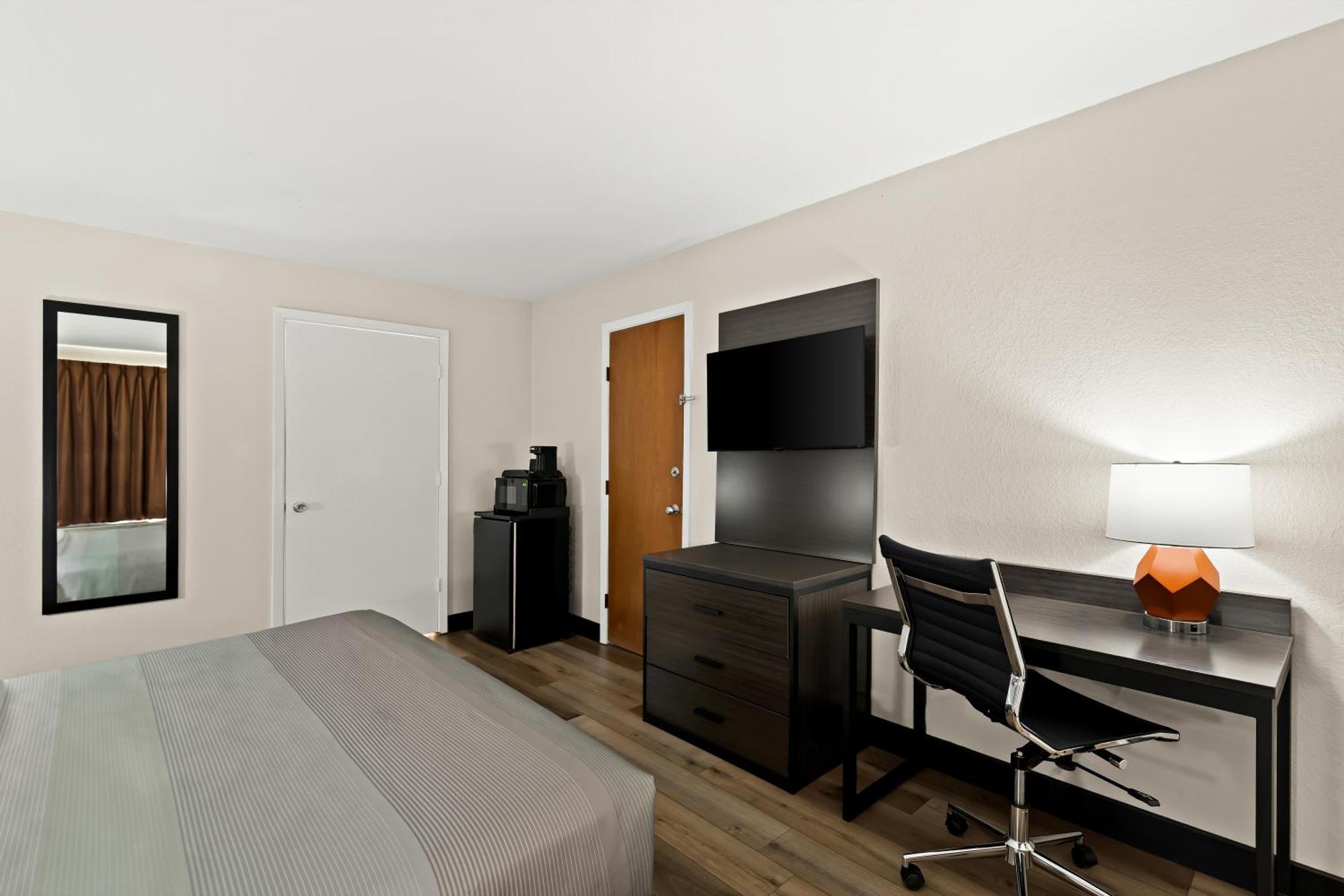 Quality Inn & Suites Dumas Bagian luar foto