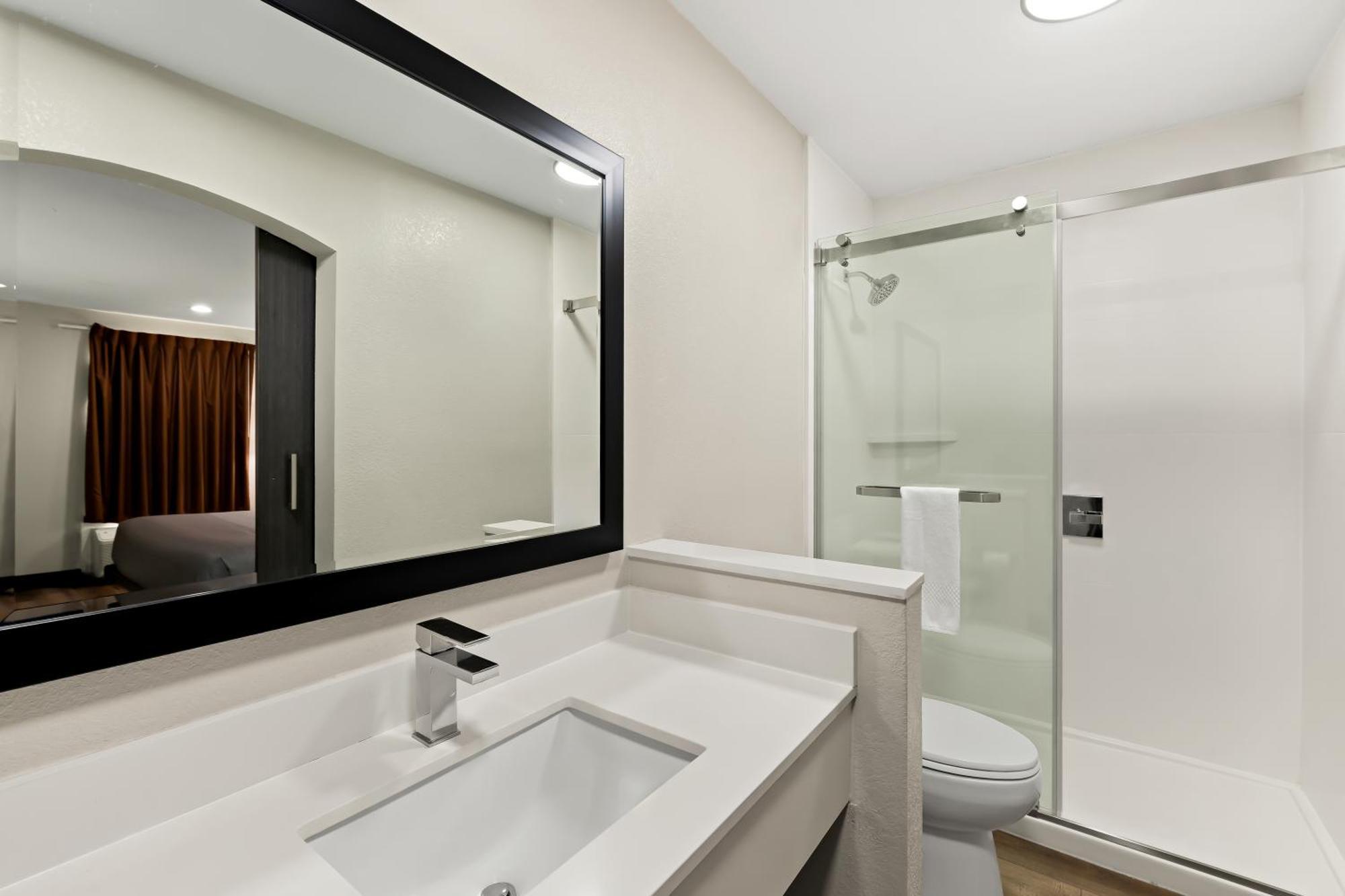 Quality Inn & Suites Dumas Bagian luar foto