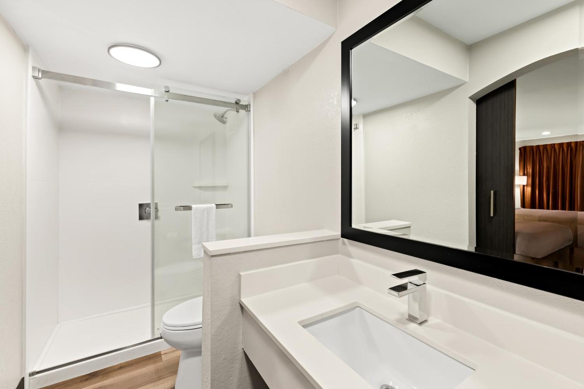 Quality Inn & Suites Dumas Bagian luar foto