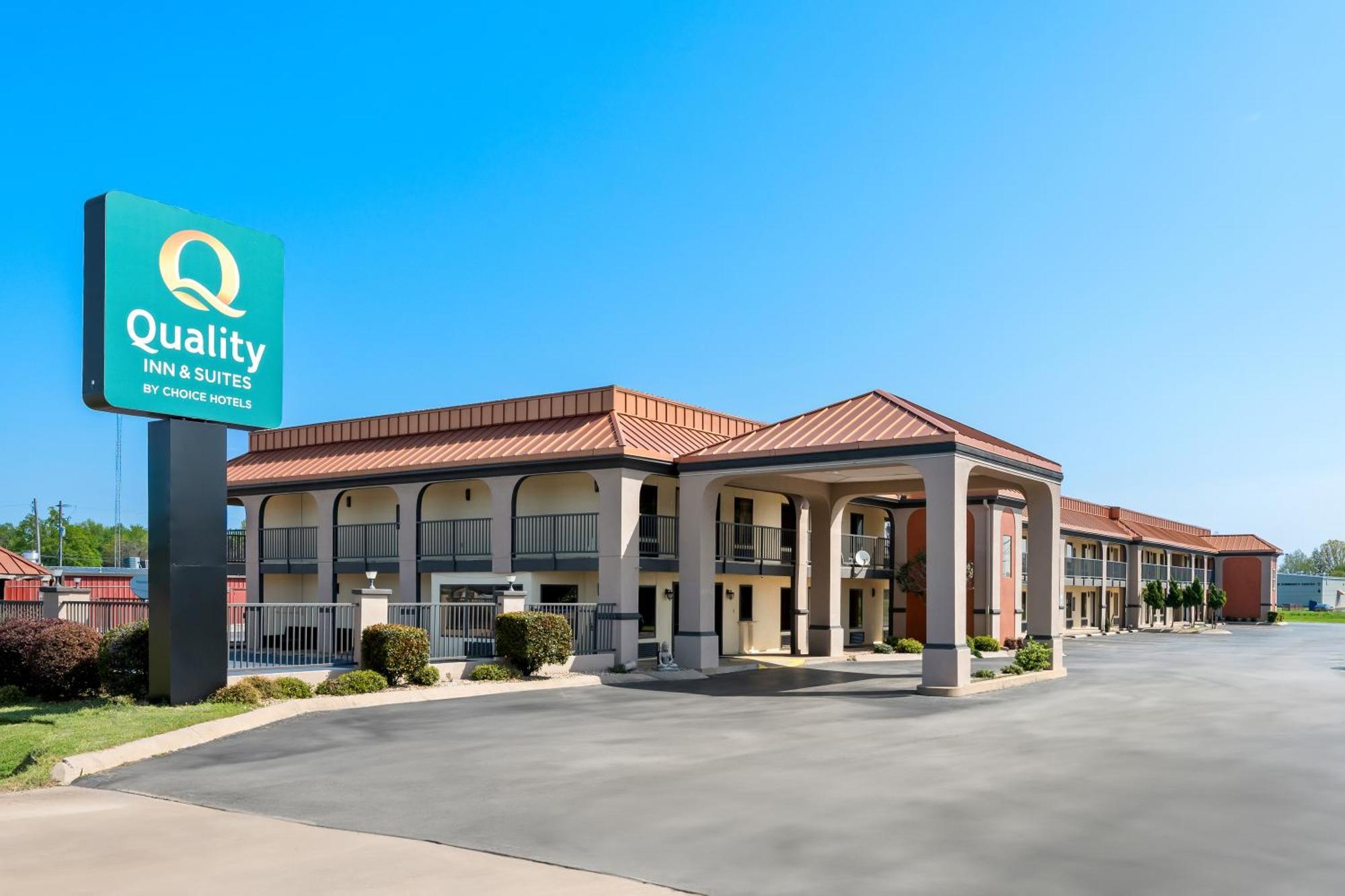 Quality Inn & Suites Dumas Bagian luar foto