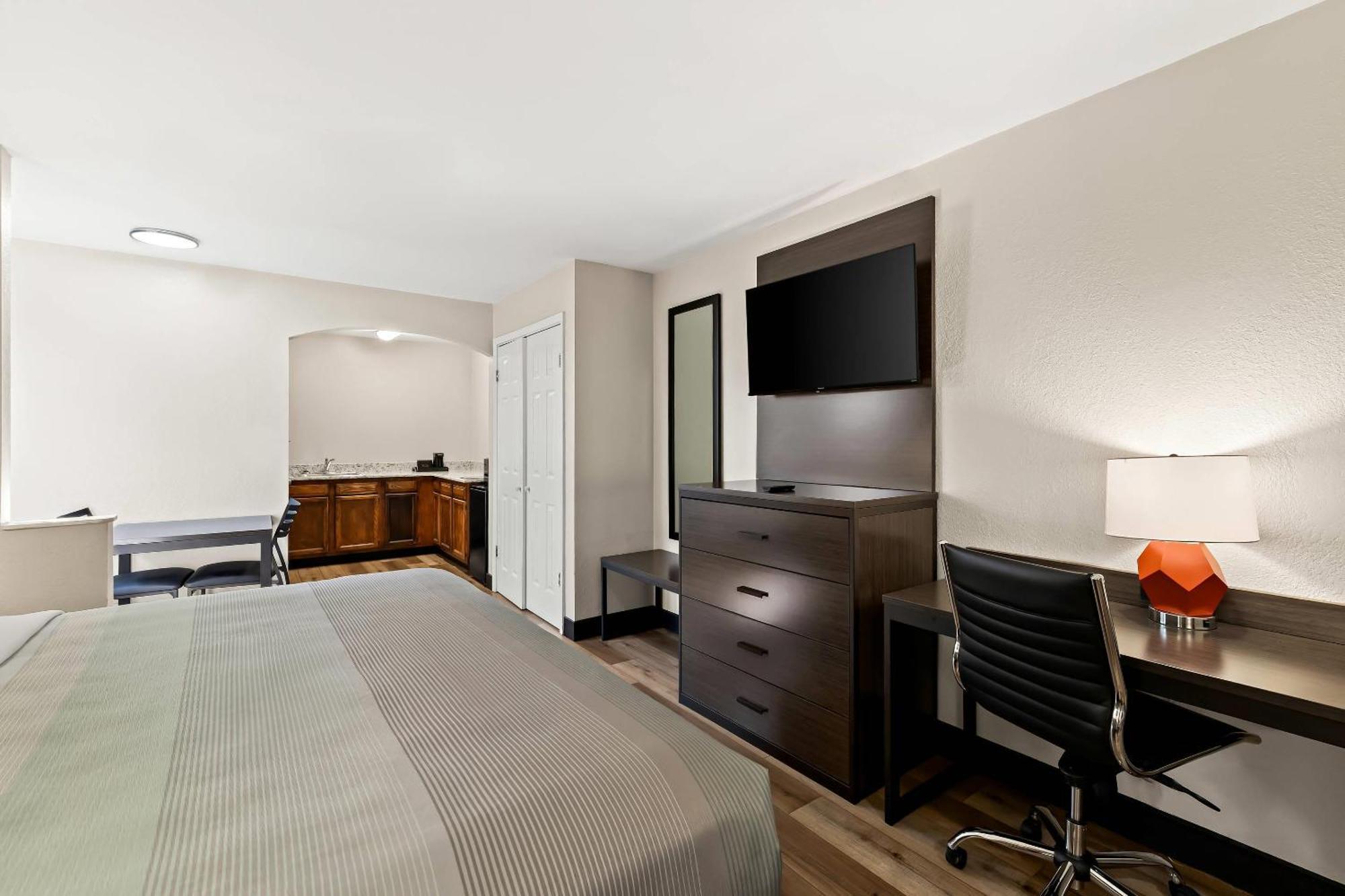 Quality Inn & Suites Dumas Bagian luar foto