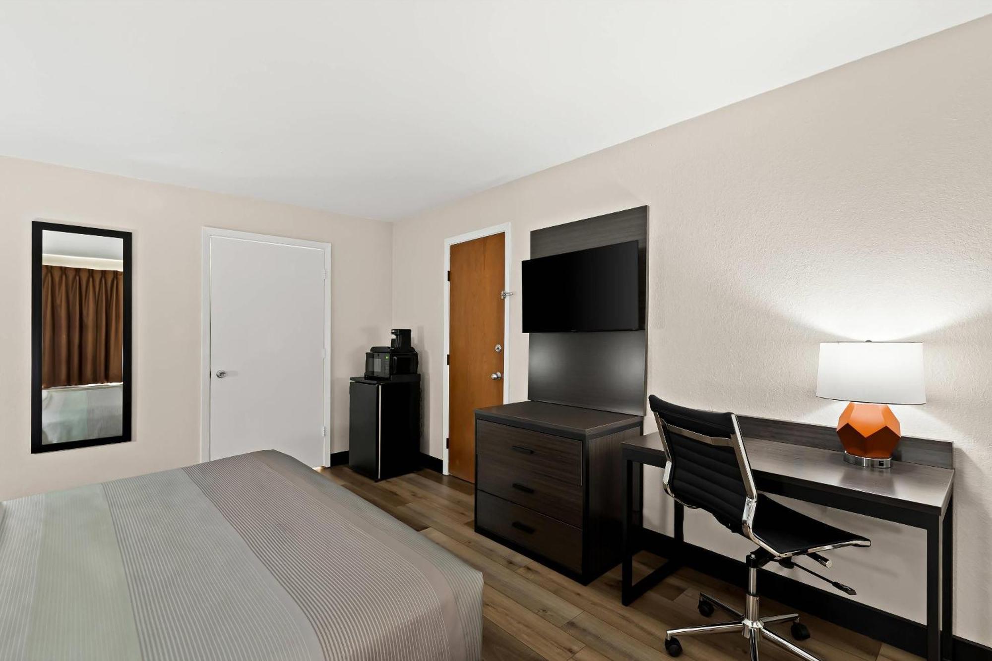 Quality Inn & Suites Dumas Bagian luar foto