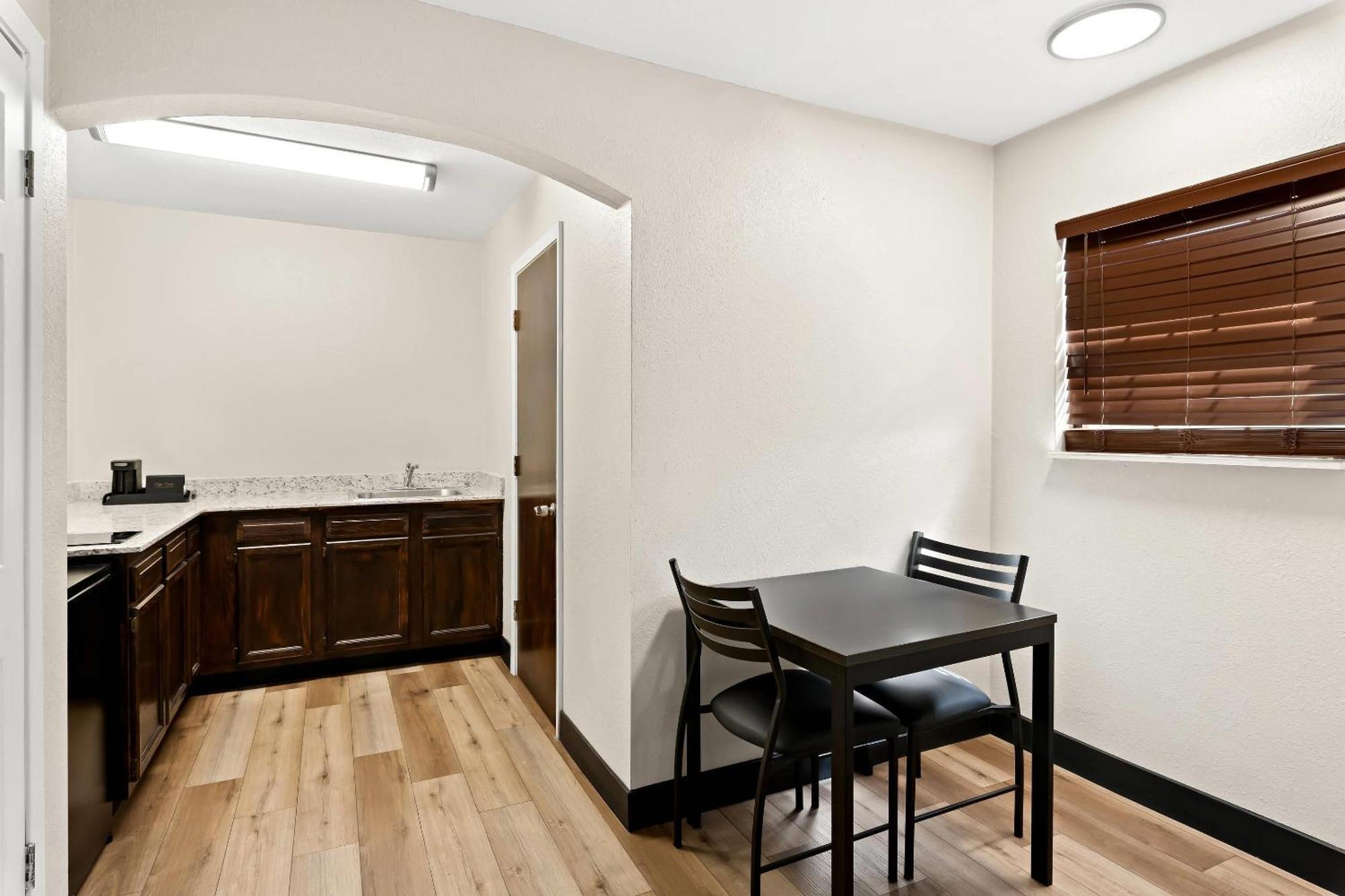 Quality Inn & Suites Dumas Bagian luar foto