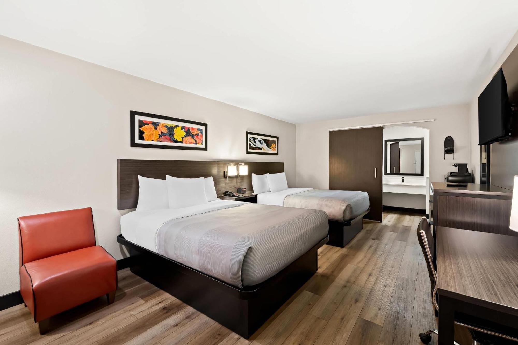 Quality Inn & Suites Dumas Bagian luar foto