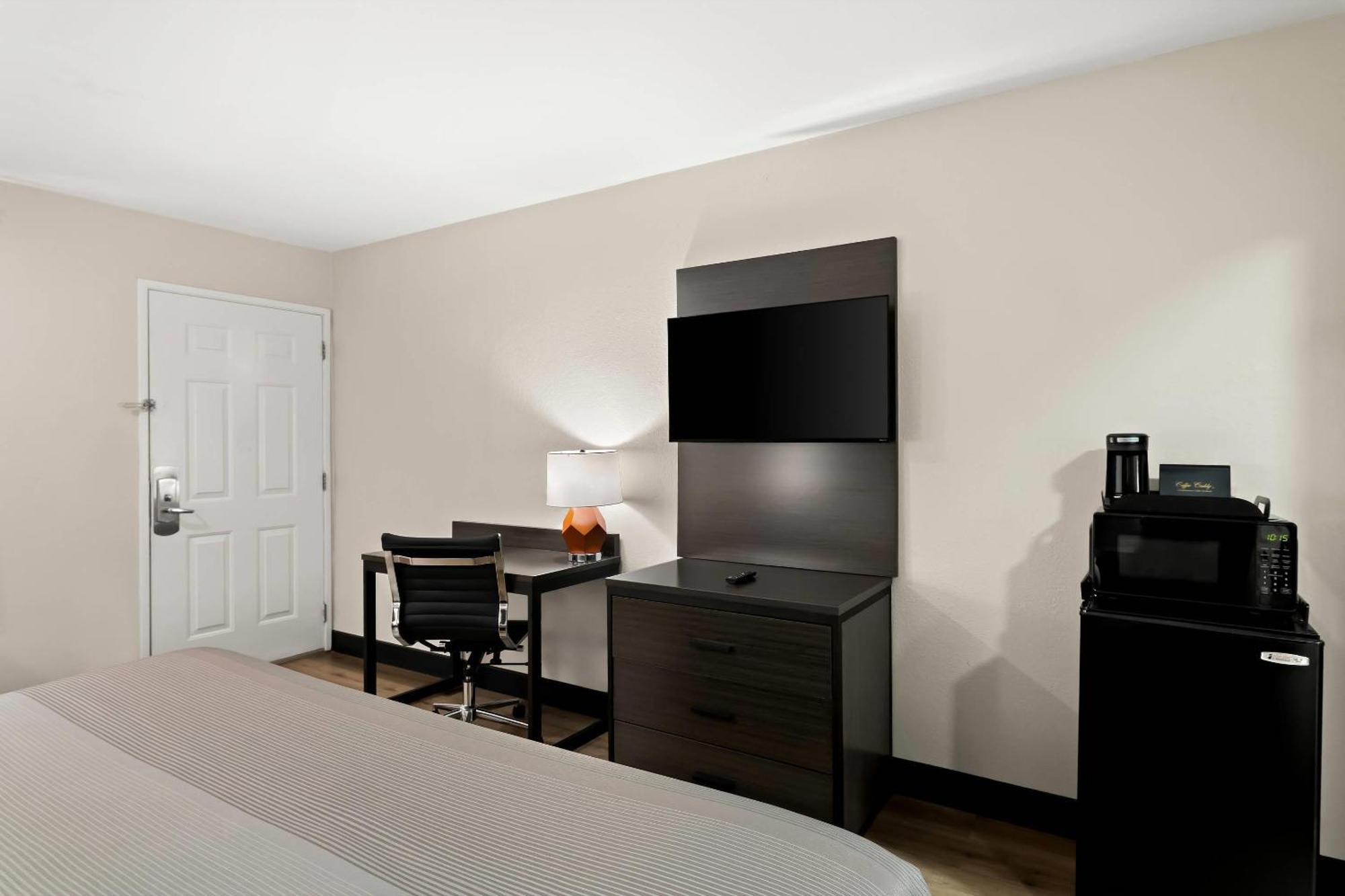 Quality Inn & Suites Dumas Bagian luar foto